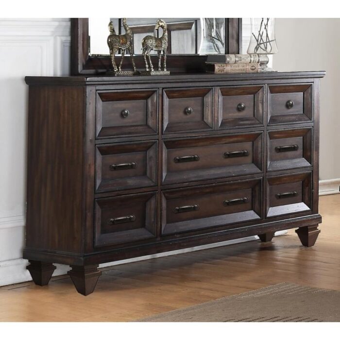 Classic Bedroom Set with Elegant Storage Solutions