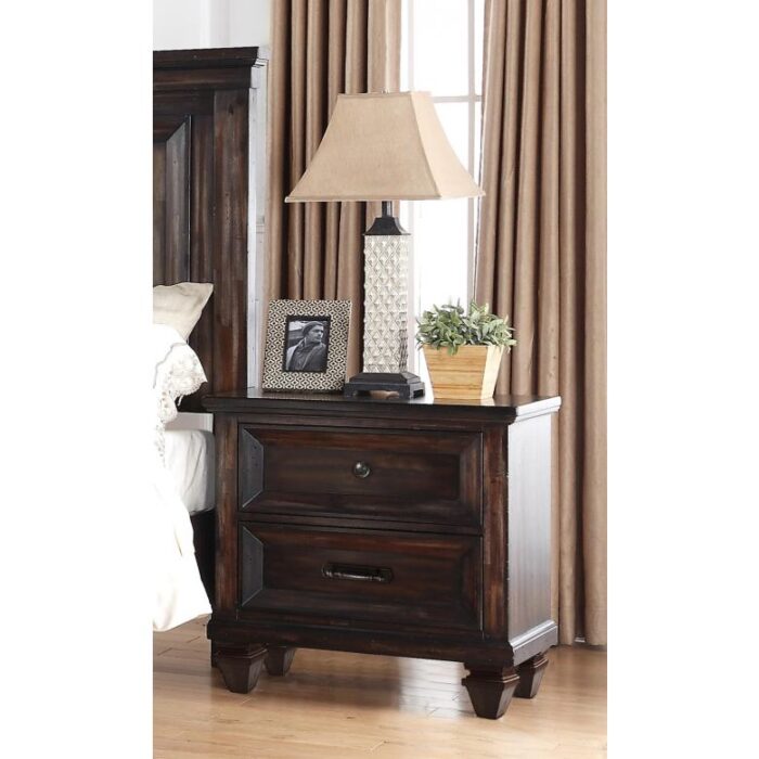 Classic Bedroom Set with Elegant Storage Solutions
